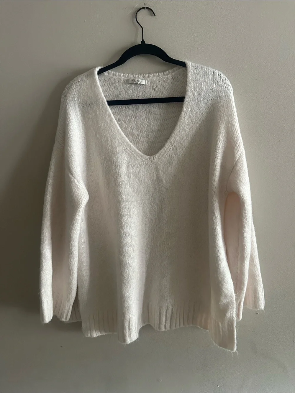 Z Supply Women's Off-White V-Neck Knit Sweater